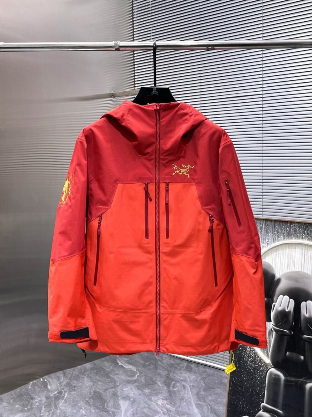Arc'teryx Red Dragon Hardshell Jacket/Ski Jacket Size M